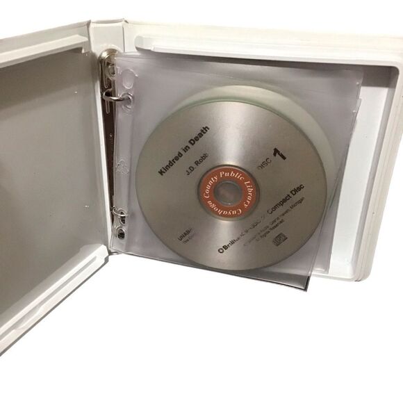 J.D. Robb 'Kindred in Death' CD Audiobook - Picture 4 of 4